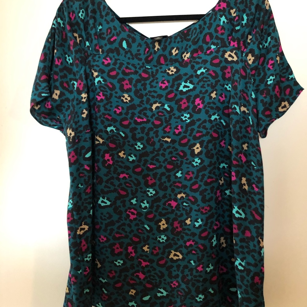 Leopard print blouse, zipper back